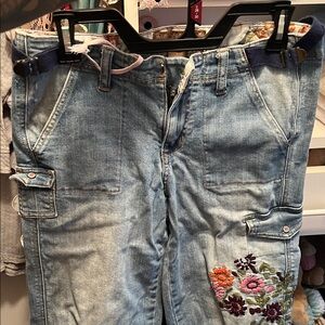 Candie's Light Blue Embroidered Jeans capris